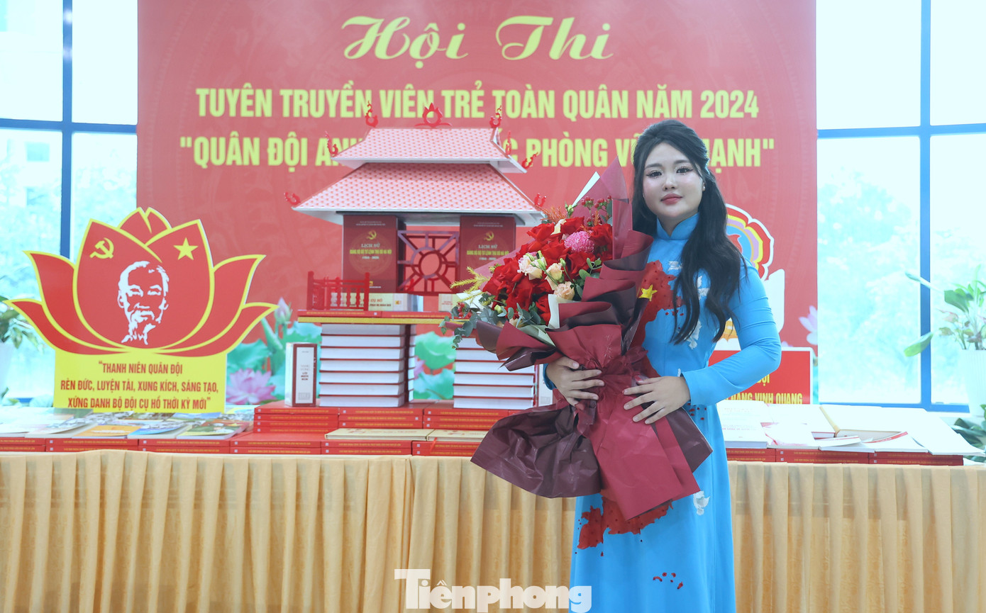 Trước khi tham gia hội thi cấp toàn quân, Thiếu úy quân nhân chuyên nghiệp Nguyễn Thảo Linh đã giành giải Xuất sắc tại Hội thi Tuyên truyền viên trẻ Bộ Tổng tham mưu 2024.