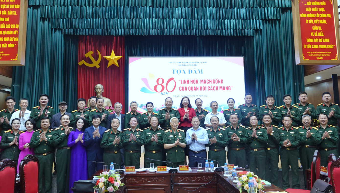 Các đại biểu về dự tọa đàm.