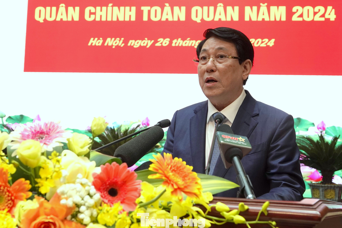 Thay mặt lãnh đạo Đảng, Nhà nước, Chủ tịch nước Lương Cường biểu dương và chúc mừng những thành tích mà Quân ủy Trung ương, Bộ Quốc phòng và cán bộ, chiến sĩ, công nhân, viên chức toàn quân đạt được trong năm 2024.