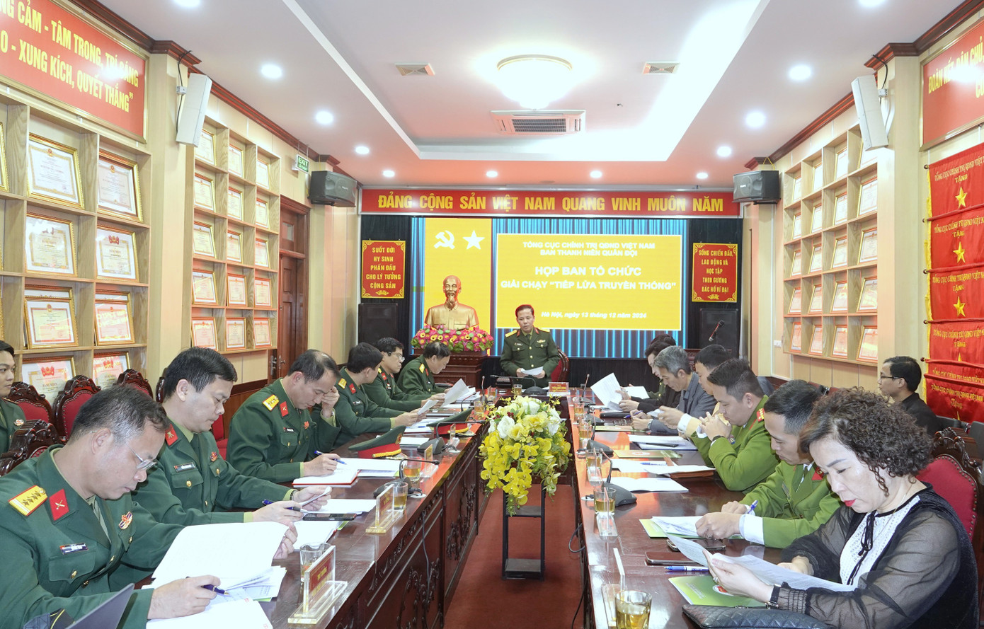 Các đại biểu dự họp Ban tổ chức giải chạy. Các đại biểu dự họp Ban tổ chức giải chạy.