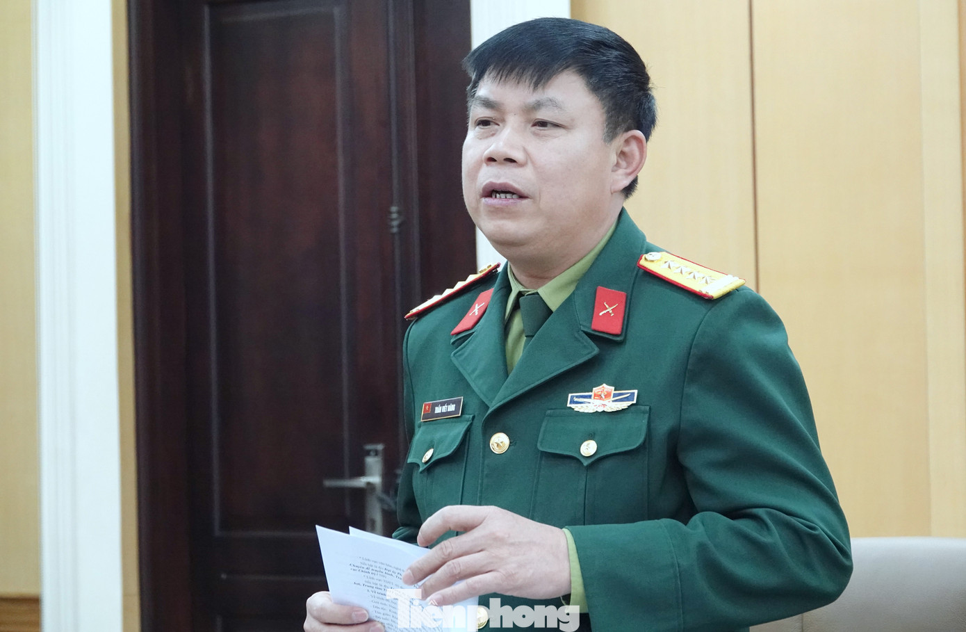 Đại tá Trần Viết Năng - Trưởng ban Thanh niên Quân đội, trình bày báo cáo tại hội nghị bình chọn. Đại tá Trần Viết Năng - Trưởng ban Thanh niên Quân đội, trình bày báo cáo tại hội nghị bình chọn.