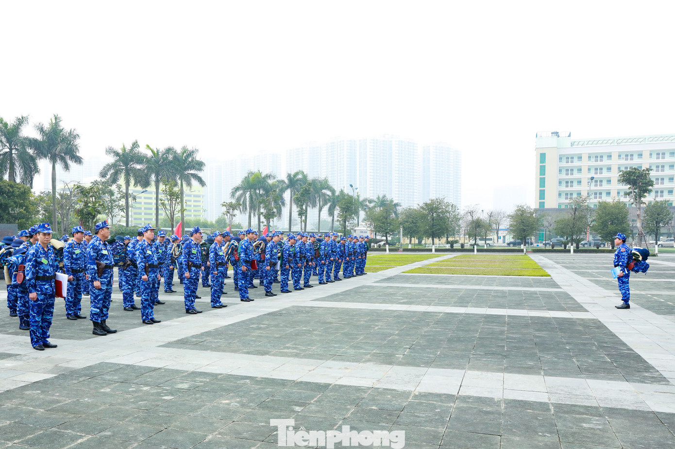 Quán triệt mệnh lệnh hành quân.