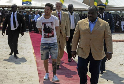 Messi và viên gạch giá 3,5 triệu euro ảnh 1