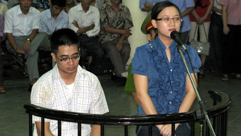 Ngày 14/7, gần 2 tháng sau khi bị bắt, Nghĩa ra đứng trước vành móng ngựa để trả giá cho tội ác của mình. Bên cạnh Nghĩa là Hoàng Thị Yến, người yêu của Nghĩa. Do biết mà không tố giác tội phạm, Yến đã bị kết án 15 tháng tù treo. Còn tại phiên tòa này, Nghĩa đã bị kết án tử hình. Ngay tại đây, Nghĩa khẳng định 