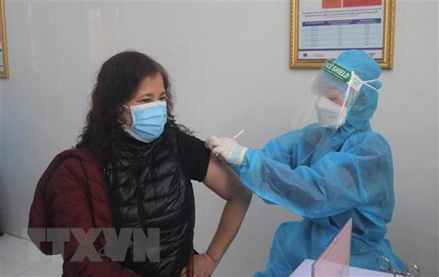 Tiêm vaccine ngừa COVID-19. (Nguồn: TTXVN)