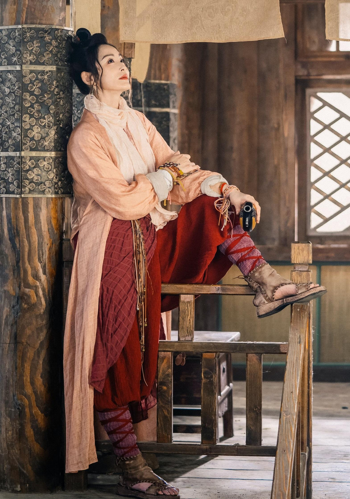 Mới đây, Trương Mẫn trở lại màn ảnh nhỏ sau 16 năm vắng bóng. Cô tham gia bộ phim ngắn &quot;Khách sạn&quot; của đạo diễn Vương Tinh. Trong phim, cô vào vai bà chủ khách sạn bất cần, đong đưa nhưng thực tế lại là cao thủ võ thuật ẩn mình.