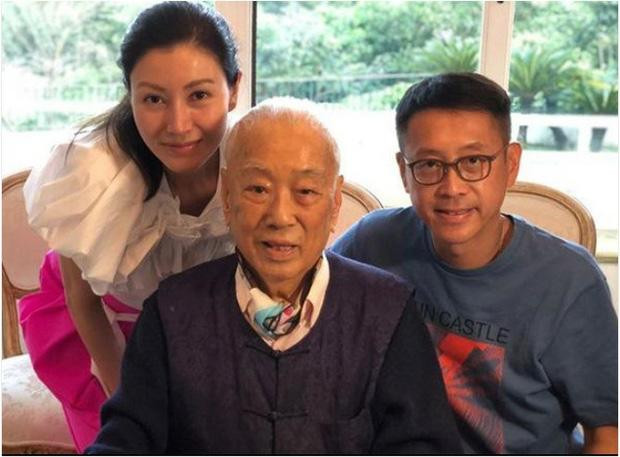 Cô lấy được chồng thiếu gia giàu có nhưng không được bố chồng chấp nhận. Cô lấy được chồng thiếu gia giàu có nhưng không được bố chồng chấp nhận.