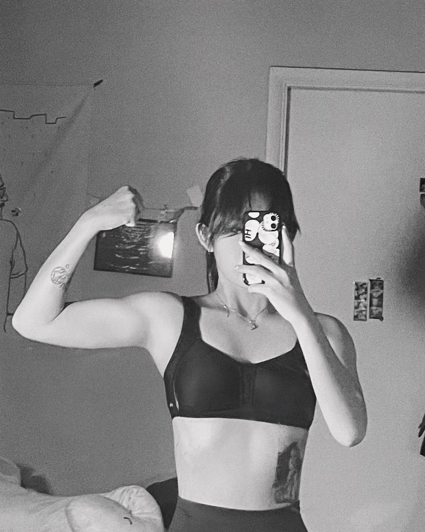 Choi Joon Hee sở hữu thân hình săn chắc, cơ bắp có được do chăm chỉ luyện tập thể dục.