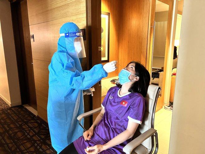 Các bác sĩ của đội tuyển cũng đã lấy mẫu xét nghiệm cho thành viên trước khi bước vào tập luyện. Tất cả kết quả đều âm tính. Các bác sĩ của đội tuyển cũng đã lấy mẫu xét nghiệm cho thành viên trước khi bước vào tập luyện. Tất cả kết quả đều âm tính.