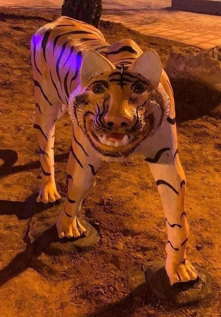 Tượng hổ ở Phú Thọ bị nhận xét giống chó. Ảnh: DT