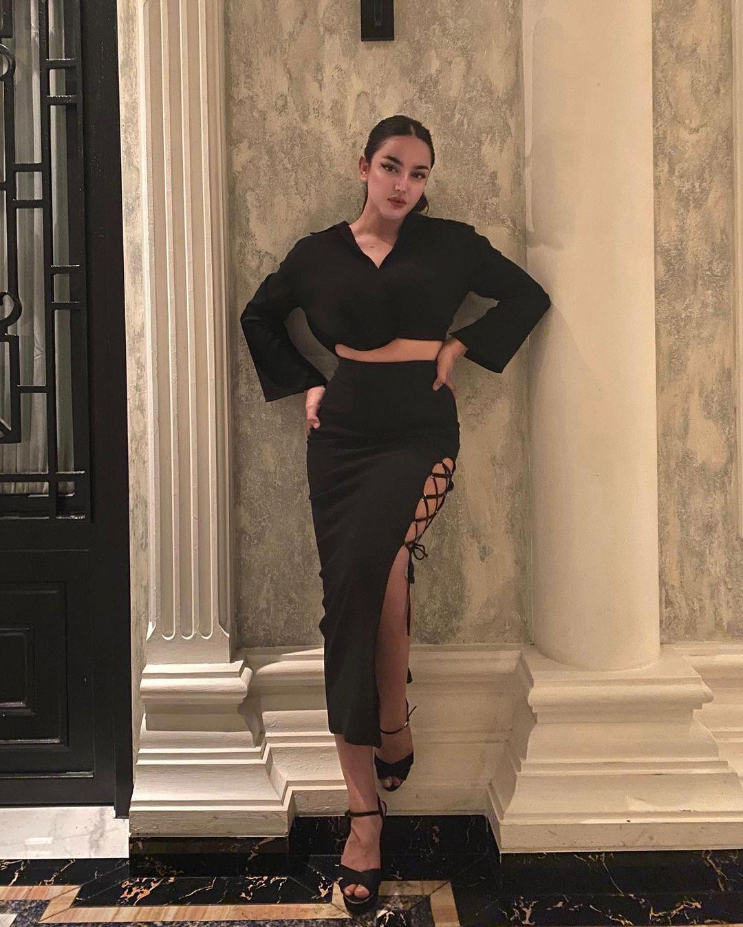 Trước khi bị bắt, Cassandra Angelie là nữ diễn viên đang lên ở Indonesia. Trước khi bị bắt, Cassandra Angelie là nữ diễn viên đang lên ở Indonesia.