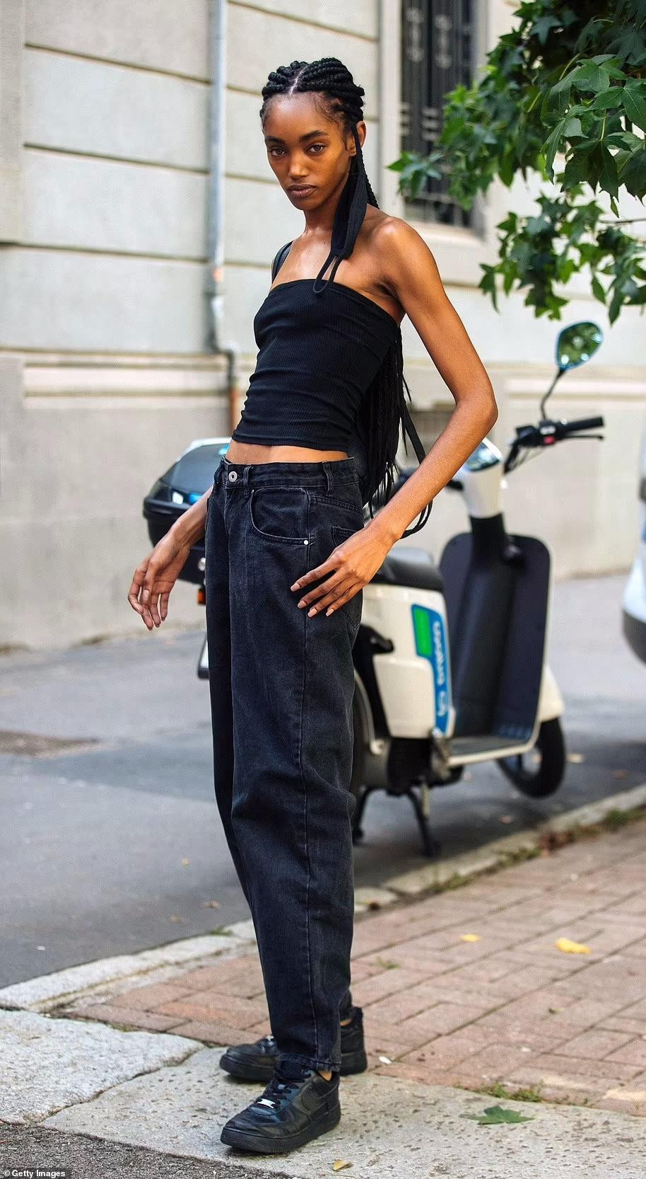 Cô có cơ hội trình diễn trong các show thời trang của Versace, Chanel, Michael Kors và Louis Vuitton. Ngoài ra, cô cũng chụp ảnh cho Vogue Paris.