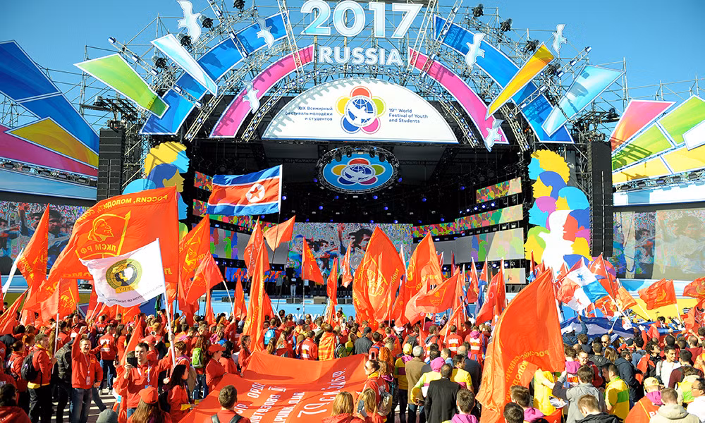Quốc kỳ Việt Nam tung bay ở Festival thanh niên, sinh viên thế giới 19 ảnh 11