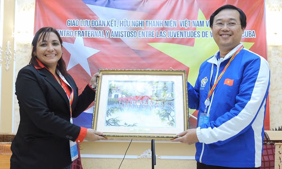 Nồng ấm đêm giao lưu Việt Nam - Cu Ba tại Festival thanh niên, sinh viên thế giới ảnh 1