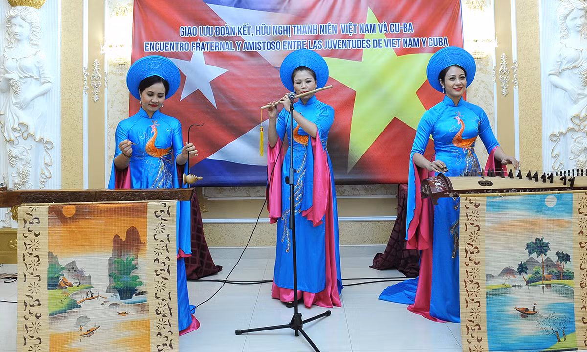 Nồng ấm đêm giao lưu Việt Nam - Cu Ba tại Festival thanh niên, sinh viên thế giới ảnh 10