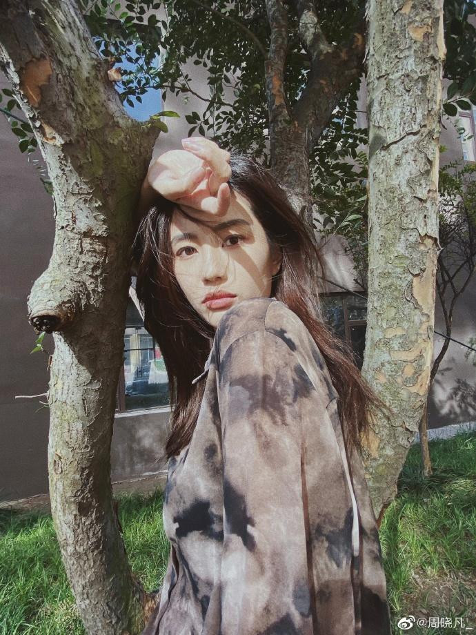 Dân mạng tại đất nước tỷ dân đang trông chờ vào phần thể hiện của cô trong &quot;Phía trên vách núi&quot;.