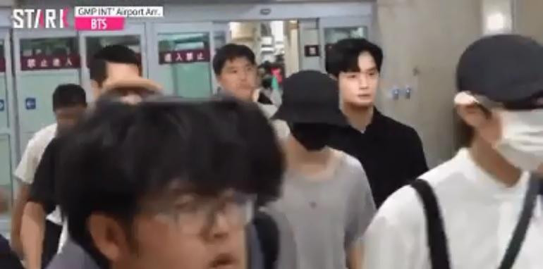 Anh nhận được sự chú ý từ năm 2019 khi bảo vệ BTS tại sân bay.