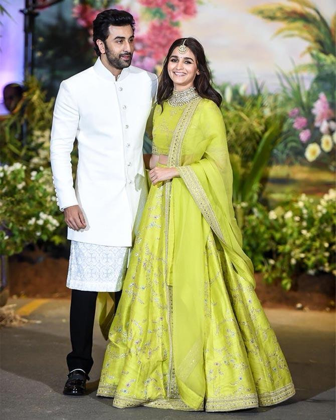 Alia và Ranbir bay đến Maldives sau khi khỏi bệnh vào ngày 19/4 vừa qua. Alia và Ranbir bay đến Maldives sau khi khỏi bệnh vào ngày 19/4 vừa qua.