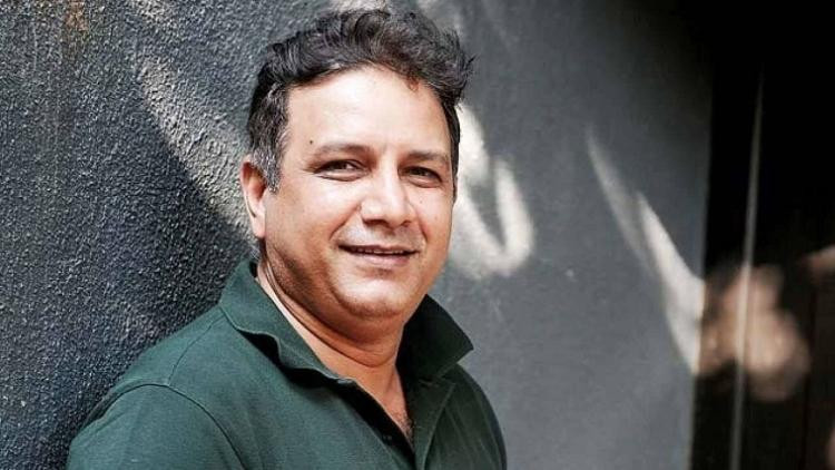 Mới đây, nam diễn viên kiêm đạo diễn Kumud Mishra phải nhập viện ở Rewa, bang Madhya Pradesh, do khó thở sau vài ngày được chẩn đoán mắc COVID-19. Hiện tại, tình trạng của ông đã đỡ hơn, nhưng vẫn cần đến máy thở. Được biết, ngôi sao “Thappad” lây bệnh từ mẹ ruột. Mới đây, nam diễn viên kiêm đạo diễn Kumud Mishra phải nhập viện ở Rewa, bang Madhya Pradesh, do khó thở sau vài ngày được chẩn đoán mắc COVID-19. Hiện tại, tình trạng của ông đã đỡ hơn, nhưng vẫn cần đến máy thở. Được biết, ngôi sao “Thappad” lây bệnh từ mẹ ruột.