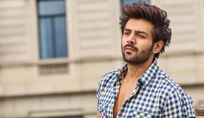 Kartik Aaryan tiết lộ dương tính với virus SARS-CoV-2 vào ngày 22/3. Đến ngày 5/4, anh xác nhận đã khỏi bệnh. Kartik Aaryan tiết lộ dương tính với virus SARS-CoV-2 vào ngày 22/3. Đến ngày 5/4, anh xác nhận đã khỏi bệnh.