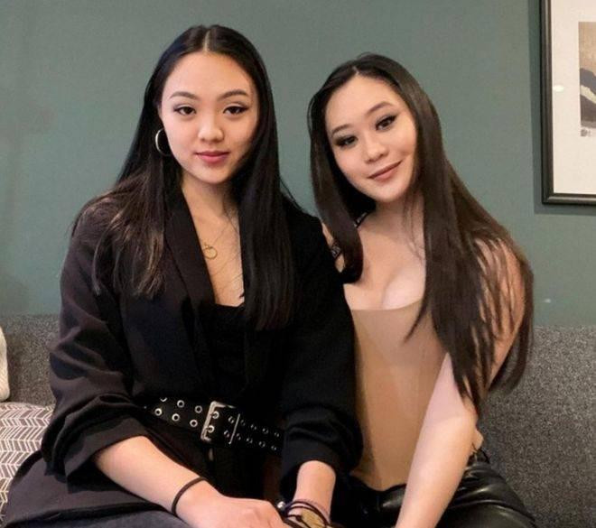 Mới đây trên trang Instagram cá nhân, Jada Lý - con gái út của Lý Liên Kiệt - đăng ảnh chụp chung với chị gái Jane Lý, kèm theo những dòng chia sẻ nhân dịp sinh nhật chị gái. &quot;Đây lại là một sinh nhật mang tính bước ngoặt đối với chị. Cảm ơn vì tất cả những gì chị đã làm và sự quan tâm mà chị dành cho em. Trong vài năm qua, em cảm thấy như chúng ta đã thực sự hiểu và nương tựa vào nhau. Mặc dù chúng ta khá khác nhau, nhưng có rất nhiều trải nghiệm của em mà chỉ có chị mới thấu hiểu. Em sẽ luôn trân trọng tình cảm giữa chúng ta. Cảm ơn vì luôn ở bên cạnh em. Chúc mừng sinh nhật&quot;, thiếu nữ 18 tuổi viết.