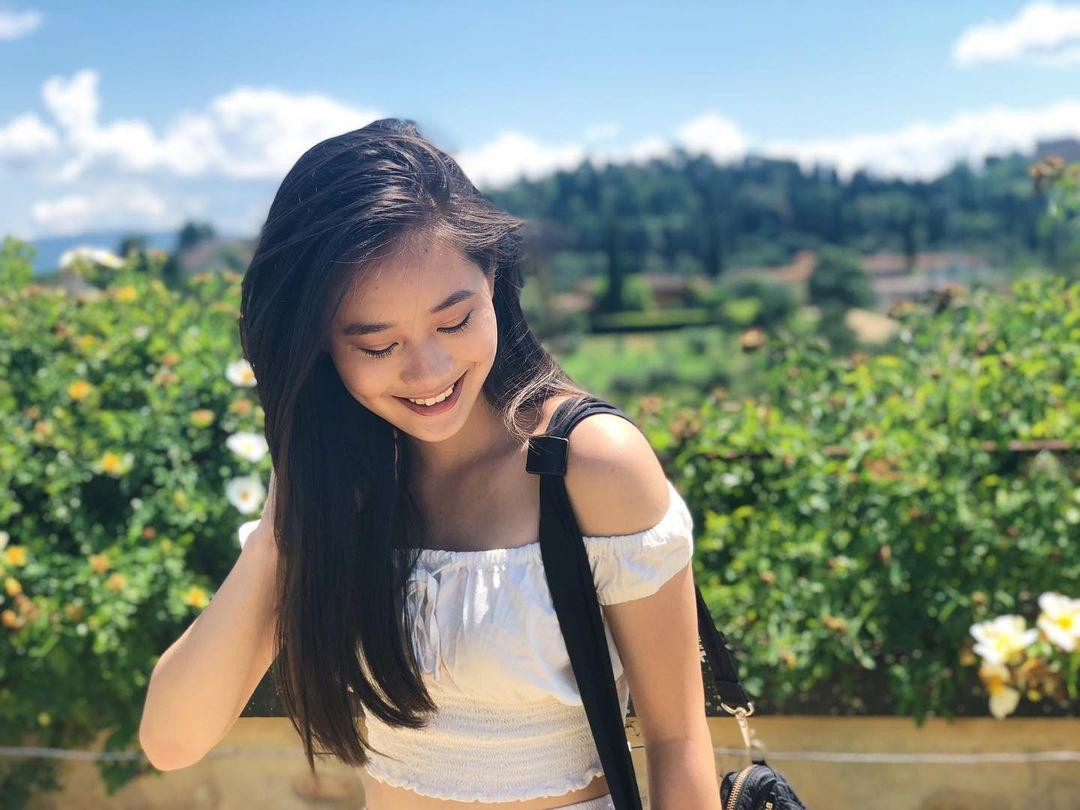 Lý Liên Kiệt từng hết lời khen về sự năng nổ trong các hoạt động thiện nguyện của con gái út.