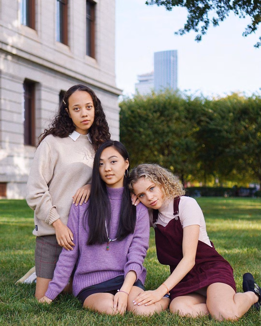 Jane sinh năm 2000, hiện đang là sinh viên ngành kinh tế tại Đại học Harvard danh giá của Mỹ. Năm 16 tuổi, cô từng gây ấn tượng khi tự tin thuyết trình trước hàng trăm doanh nhân tại Hội thảo Toàn cầu về Nữ giới và Doanh nhân tại Quảng Châu.