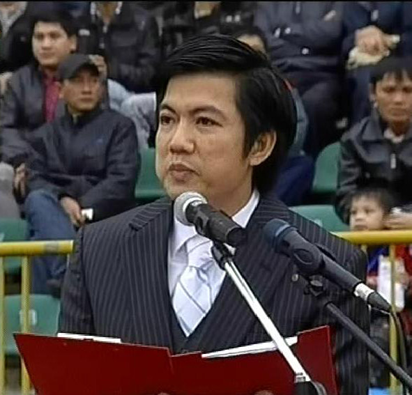 Ông Đoàn Công Huynh phát biểu khai mạc trận đấu