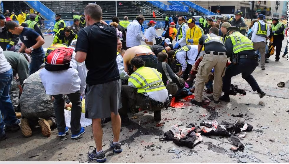 Một lần nữa, người dân Mỹ dấy lên mối lo ngại về vấn đề an ninh bởi những vụ khủng bố như thế này vẫn còn xảy ra và cướp đi sinh mạng của nhiều người . Một lần nữa, người dân Mỹ lại dấy lên mối lo ngại về vấn đề an ninh bởi những vụ khủng bố như thế này vẫn còn xảy ra và cướp đi sinh mạng của nhiều người