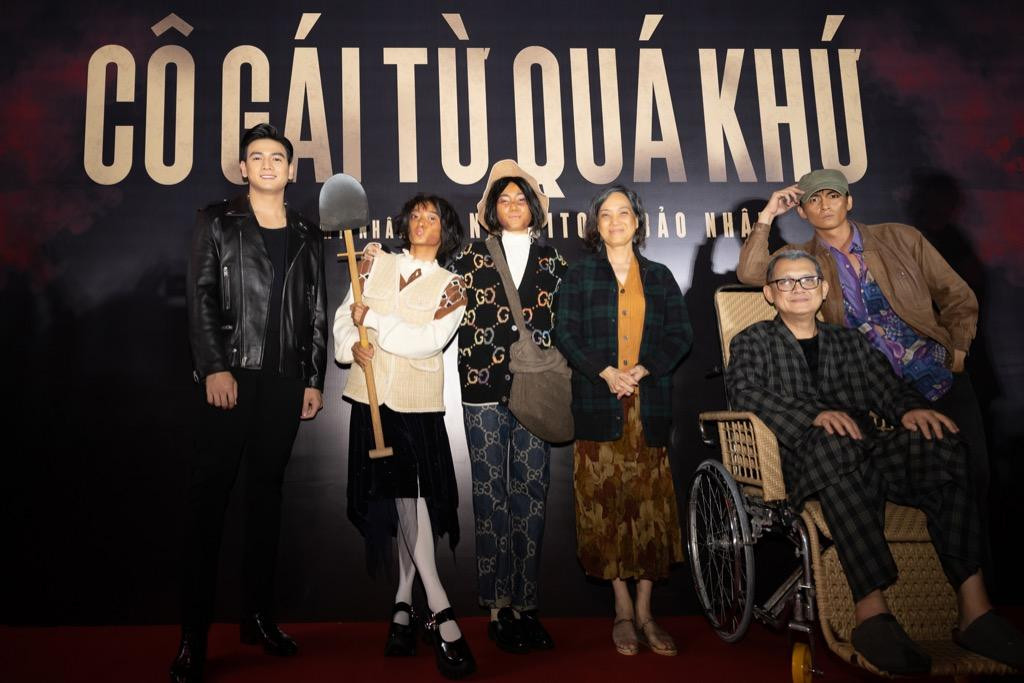 Dàn diễn viên của Cô Gái Từ Quá Khứ