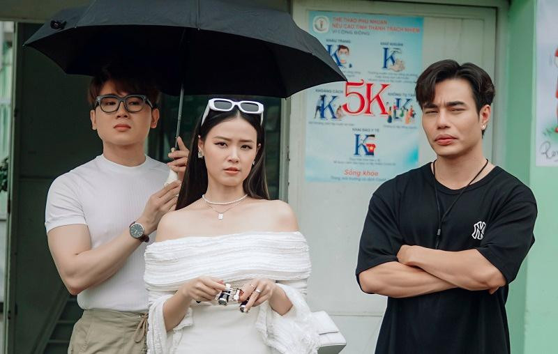 Trong phim, Dương Lâm là trợ thủ đắc lực của Midu.