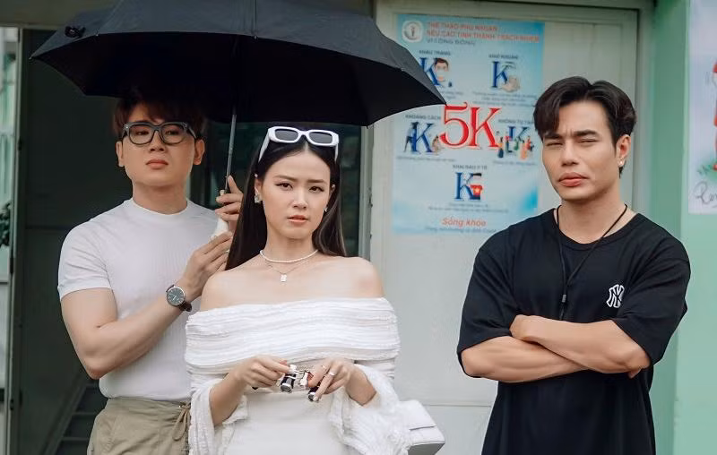 Trong phim, Dương Lâm là trợ thủ đắc lực của Midu.