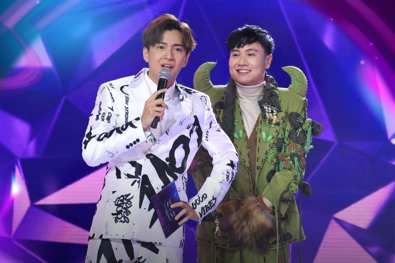 Ngô Kiến Huy và Vương Anh Tú tại The Masked Singer Vietnam.