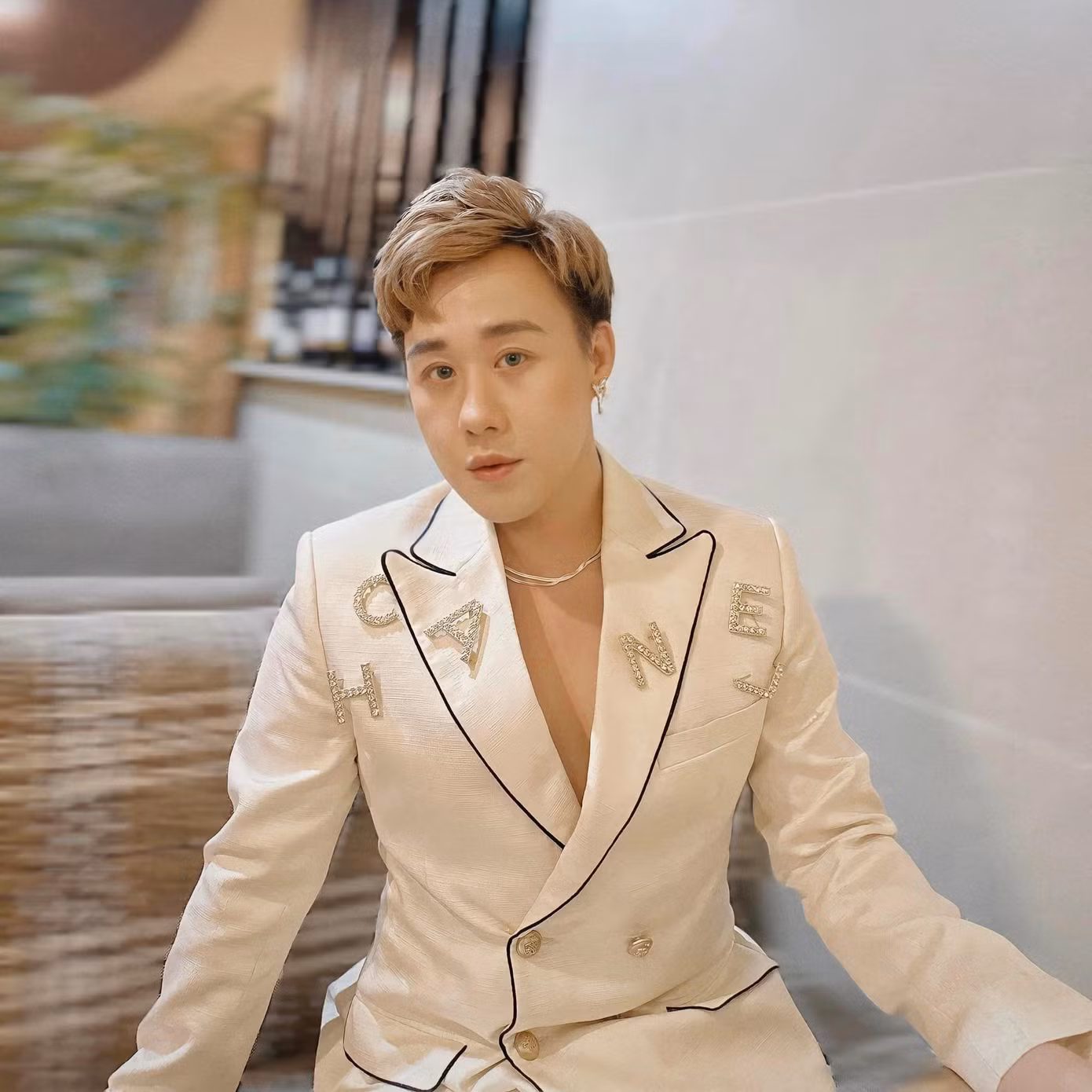 Trung Quân cũng vừa trở lại với ca khúc Anh Tự Do Nhưng Cô Đơn