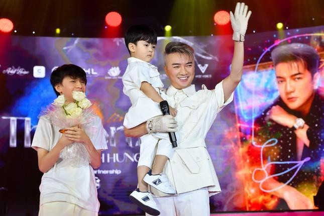 Đàm Vĩnh Hưng chăm lo cho con đầy đủ về cả vật chất lẫn tinh thần.