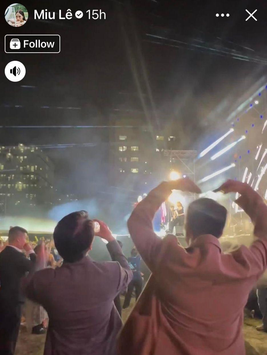 Karik chăm chú quay "fancam", Only C liên tục "thả tim" khi Miu Lê trình diễn. Karik chăm chú quay "fancam", Only C liên tục "thả tim" khi Miu Lê trình diễn.