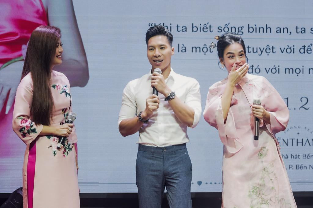 Ngọc Mai bên cạnh ông xã Quốc Nghiệp Ngọc Mai bên cạnh ông xã Quốc Nghiệp