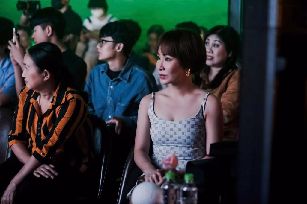 "Báo Mắt Biếc" Uyên Linh đến chúc mừng Ngọc Mai