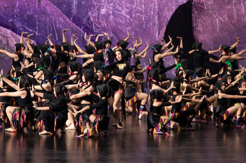 Một trong những set quay đẹp mắt trong MV Bo Xì Bo Một trong những set quay đẹp mắt trong MV Bo Xì Bo