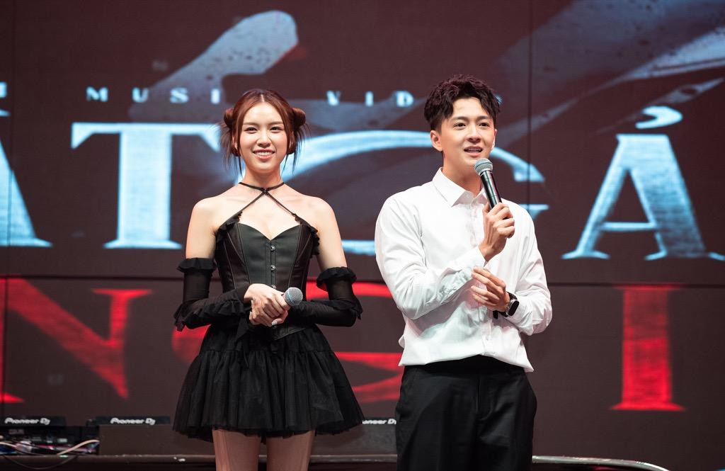 MC Thanh Thanh Huyền đến chúc mừng Ngô Kiến Huy