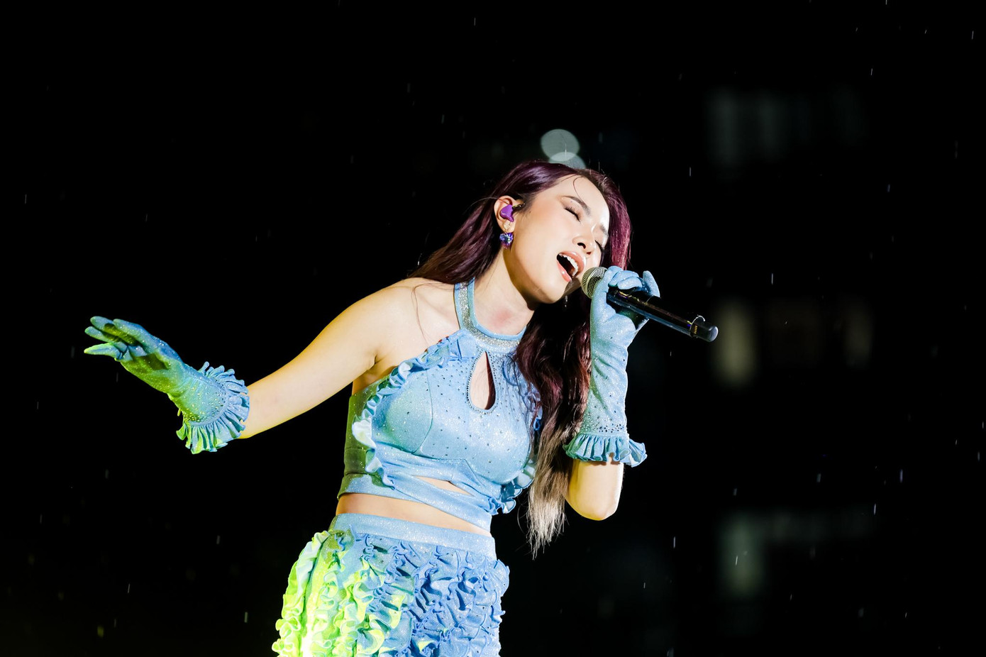 Ca sĩ Mỹ Mỹ mở màn đêm nhạc với bản nhạc Say Anh Ca sĩ Mỹ Mỹ mở màn đêm nhạc với bản nhạc Say Anh