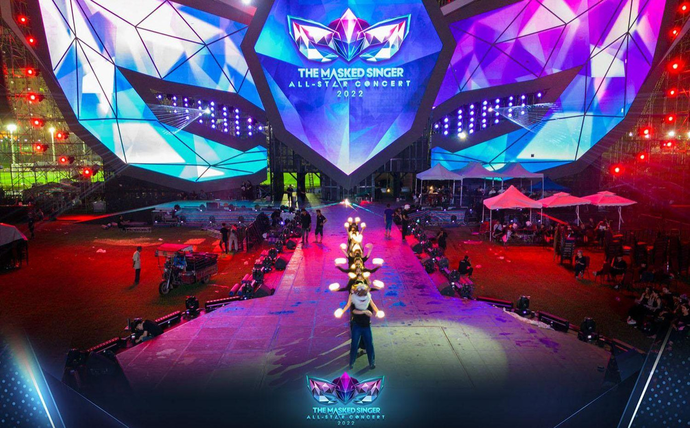 "Tí Nâu" Thùy Chi tổng duyệt chương trình cùng vũ đoàn để chuẩn bị cho đêm Chung kết "Tí Nâu" Thùy Chi tổng duyệt chương trình cùng vũ đoàn để chuẩn bị cho đêm Chung kết