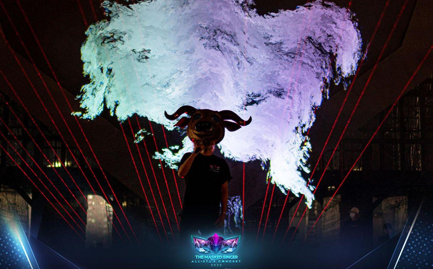 "Buffalove" Vương Anh Tú tổng duyệt khi vẫn đội mặt nạ. "Buffalove" Vương Anh Tú tổng duyệt khi vẫn đội mặt nạ.