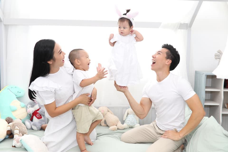 Gia đình nhỏ của Ngọc Mai và &quot;Hoàng tử xiếc&quot; Quốc Nghiệp