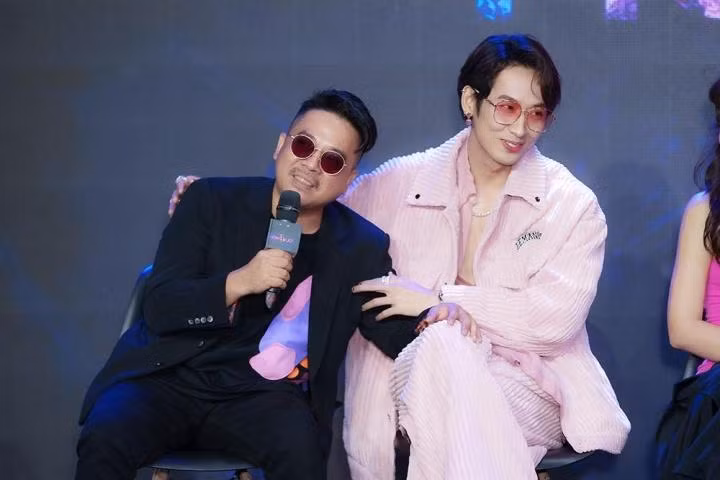 Tuấn Trần và đạo diễn Lê Thanh Sơn