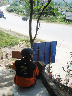 “Chim lợn” ngồi trên núi điều khiển hàng lậu