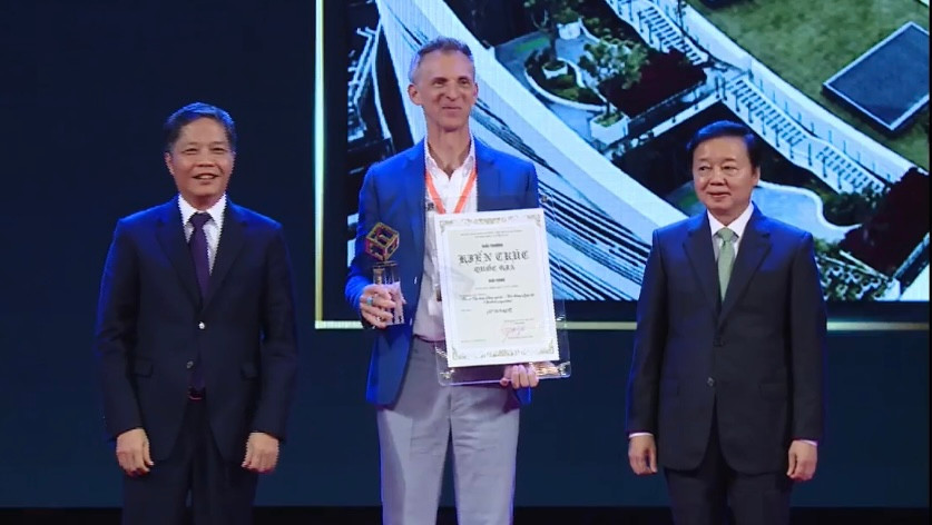 Lễ trao Giải thưởng Kiến trúc Quốc gia lần thứ 15 (2022-2023) tối 25/4. Lễ trao Giải thưởng Kiến trúc Quốc gia lần thứ 15 (2022-2023) tối 25/4.