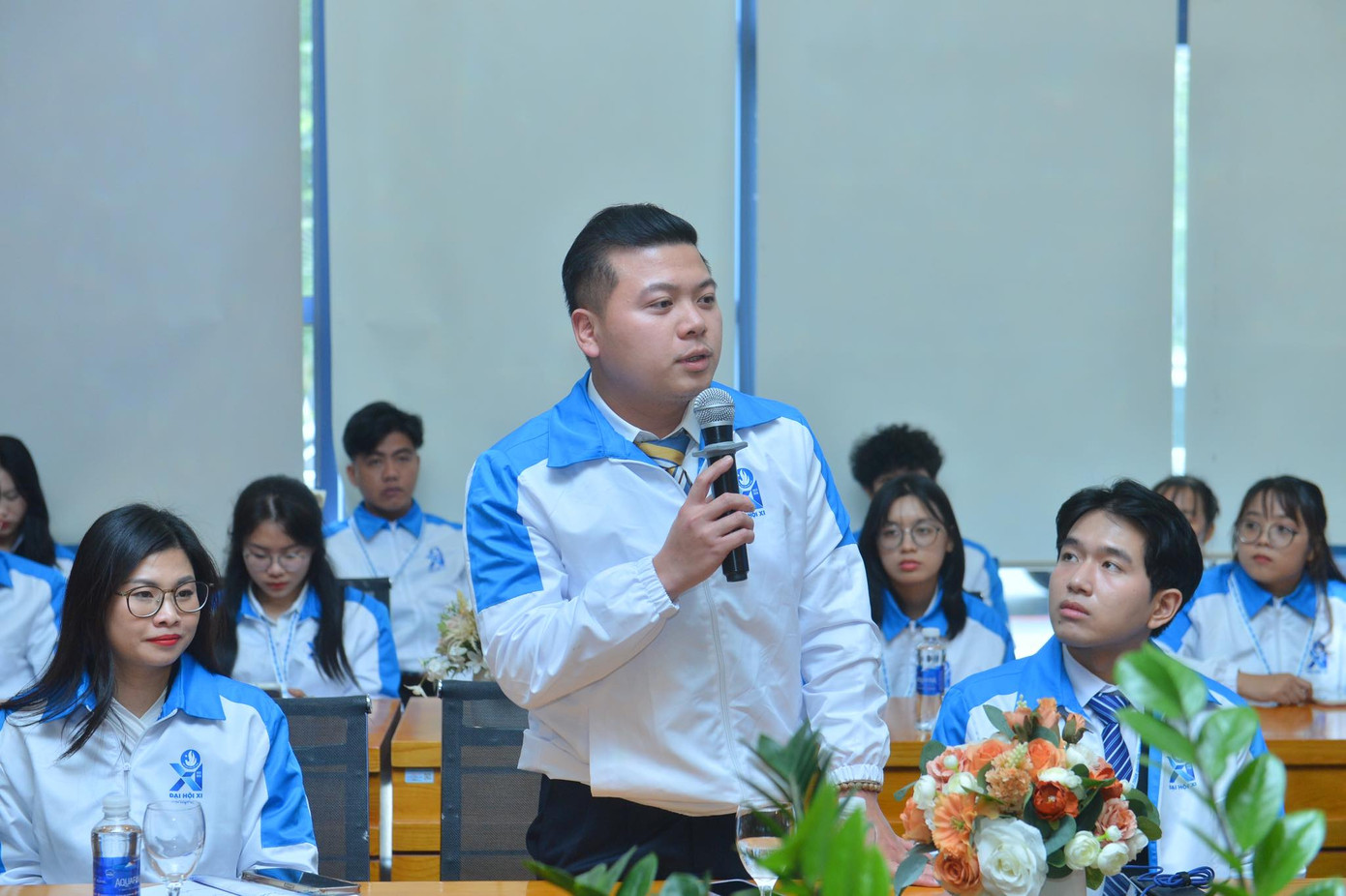 Các đại biểu sinh viên chia sẻ quanh chủ đề Sinh viên giữ gìn và phát huy bản sắc văn hoá dân tộc. Các đại biểu sinh viên chia sẻ quanh chủ đề Sinh viên giữ gìn và phát huy bản sắc văn hoá dân tộc.