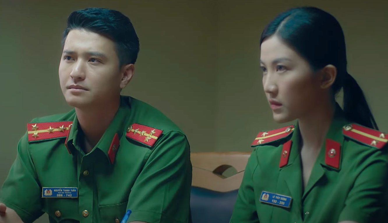 Những phân cảnh hỏi cung của Lương Thanh bị cho là cứng nhắc, không cảm xúc.