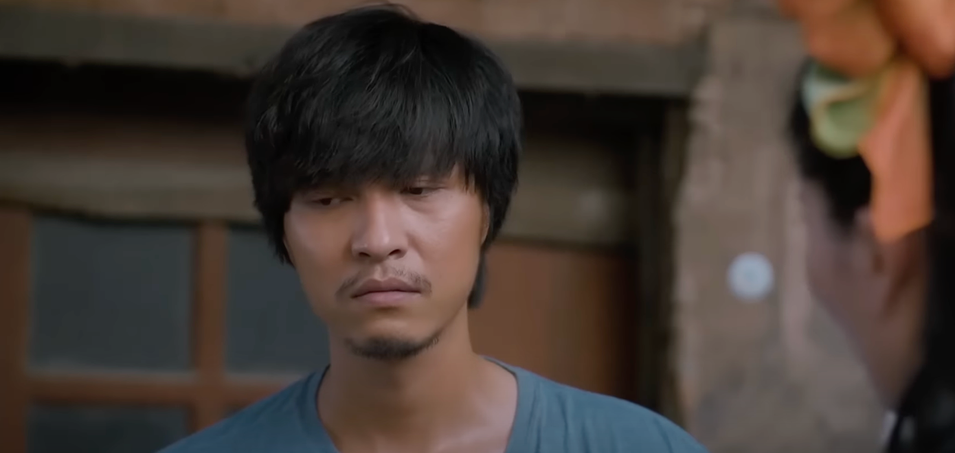 Khác với phản ứng hào hứng của các ông bố, Điền (Tô Dũng) tỏ ra trầm ngâm khác thường. Ảnh: CMH.